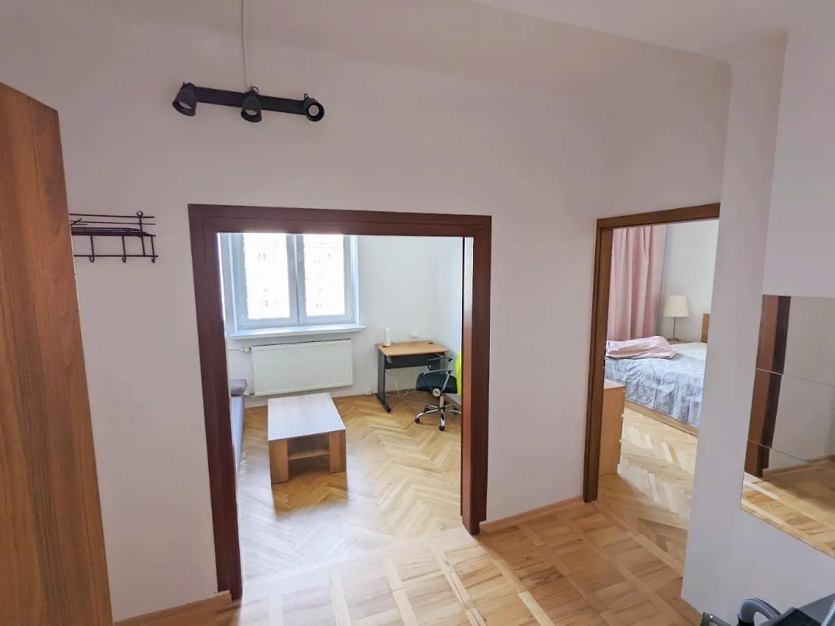 Comfortable And Quiet Flat In Central Warszawa